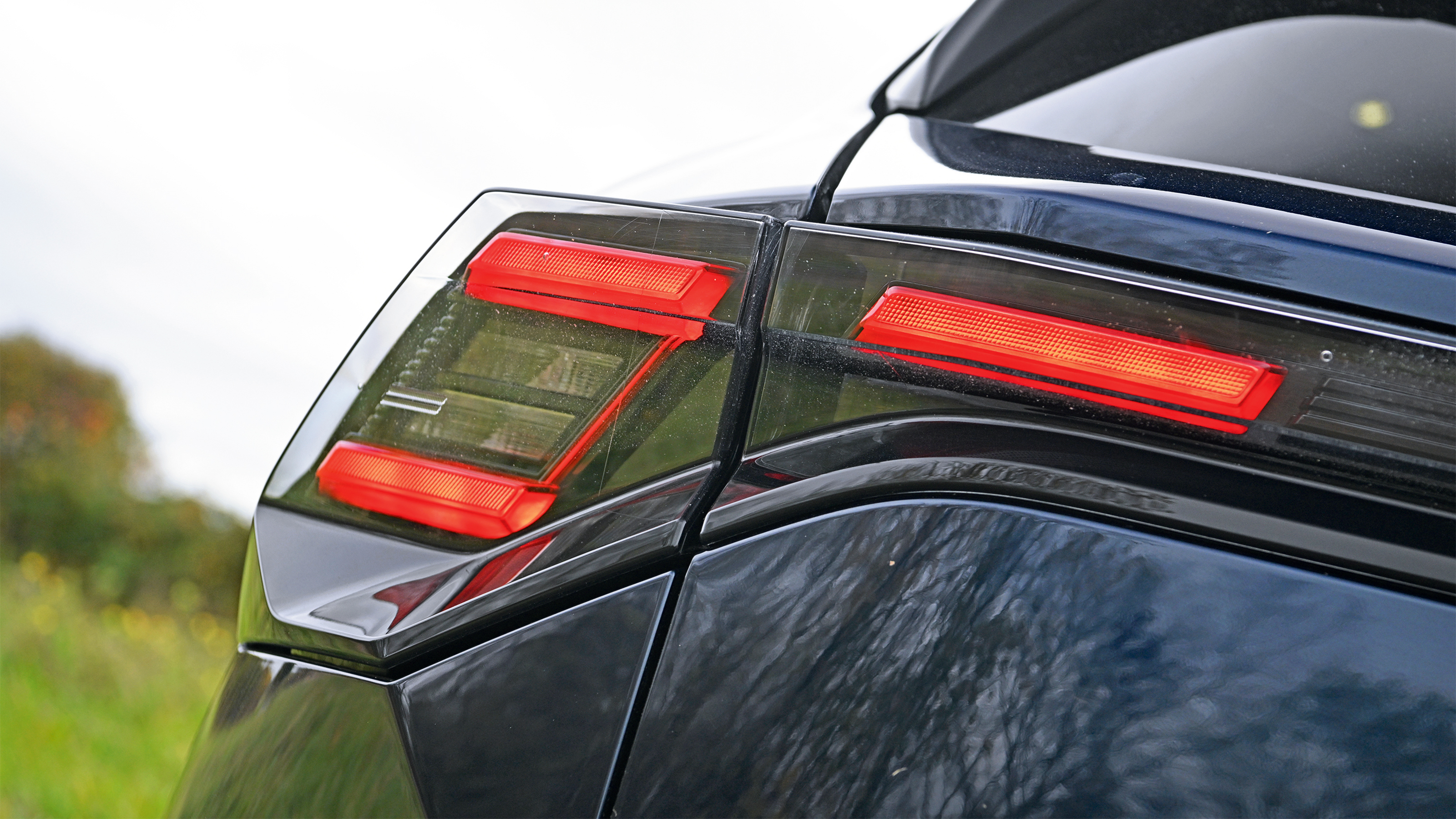 Suzuki e Vitara - tail light