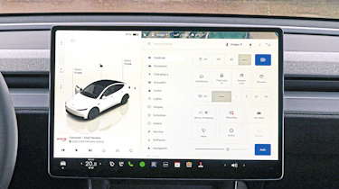 New Tesla Model Y Standard - infotainment screen
