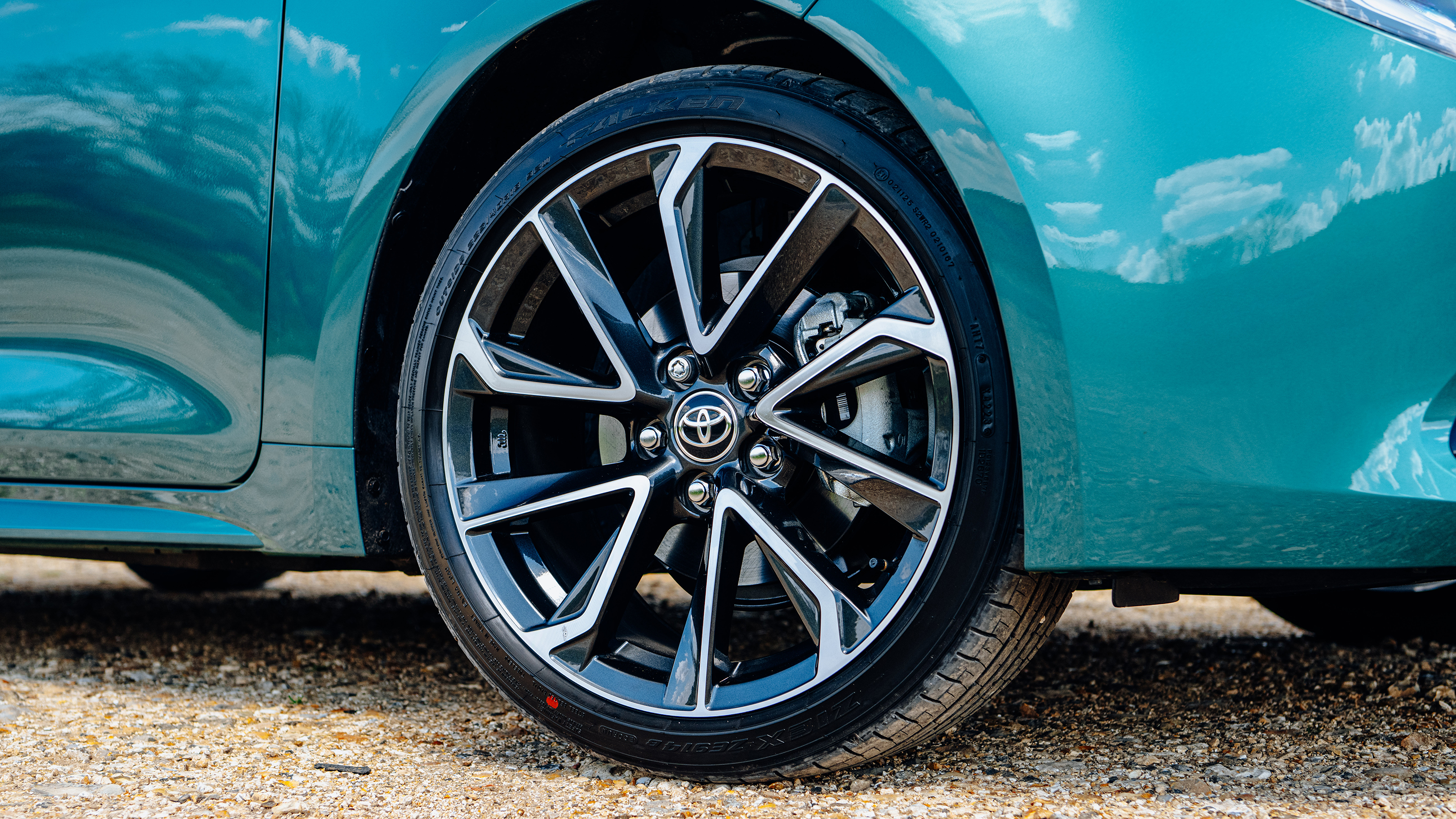 Toyota Corolla Excel in the UK - front alloy wheels 