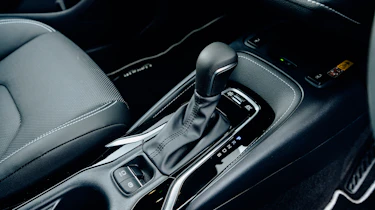 Toyota Corolla Excel in the UK - centre console