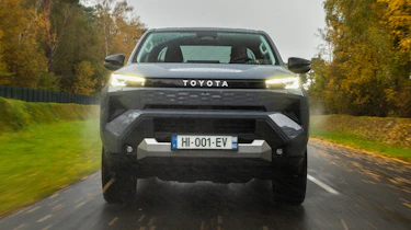 Toyota Hilux - full front