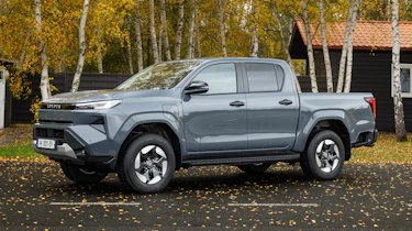 Toyota Hilux - front static