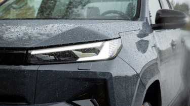 Toyota Hilux - front detail