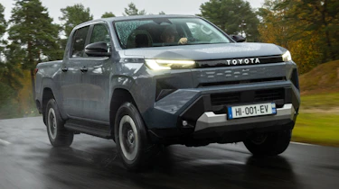 Toyota Hilux - front