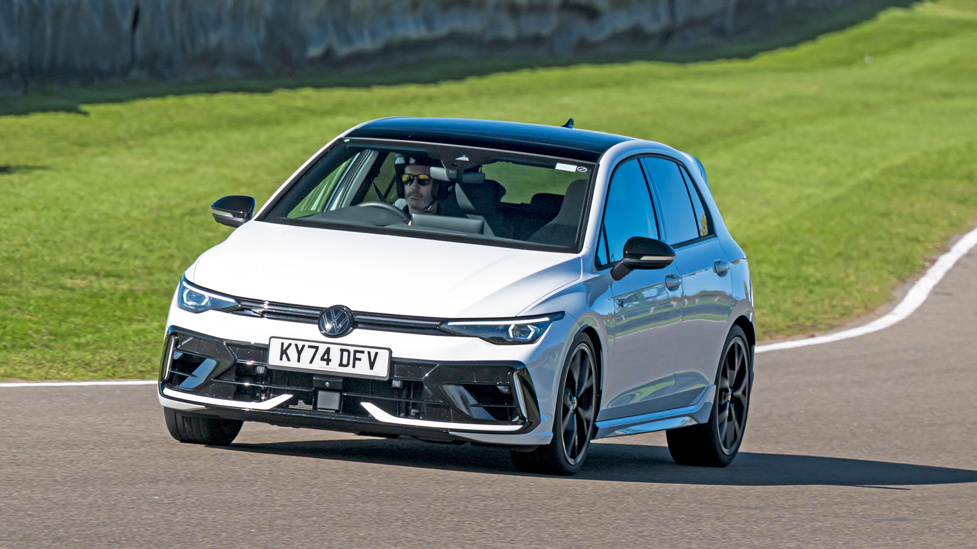 VW Golf R - front dynamic