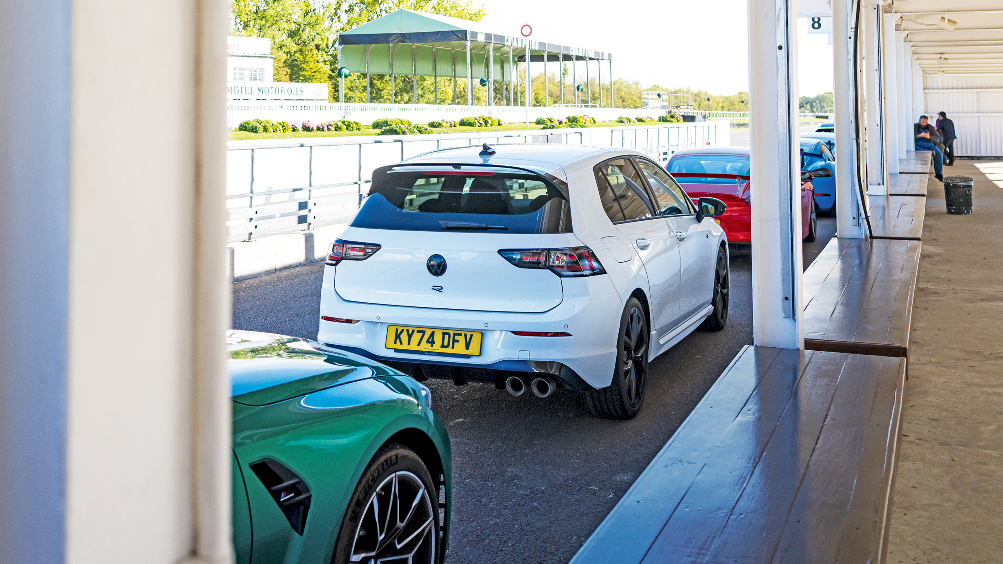 VW Golf R - track taxi