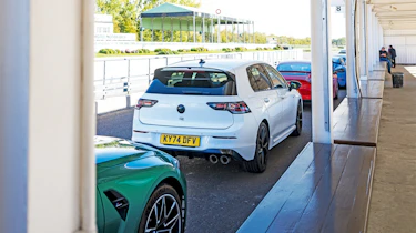 VW Golf R - track taxi
