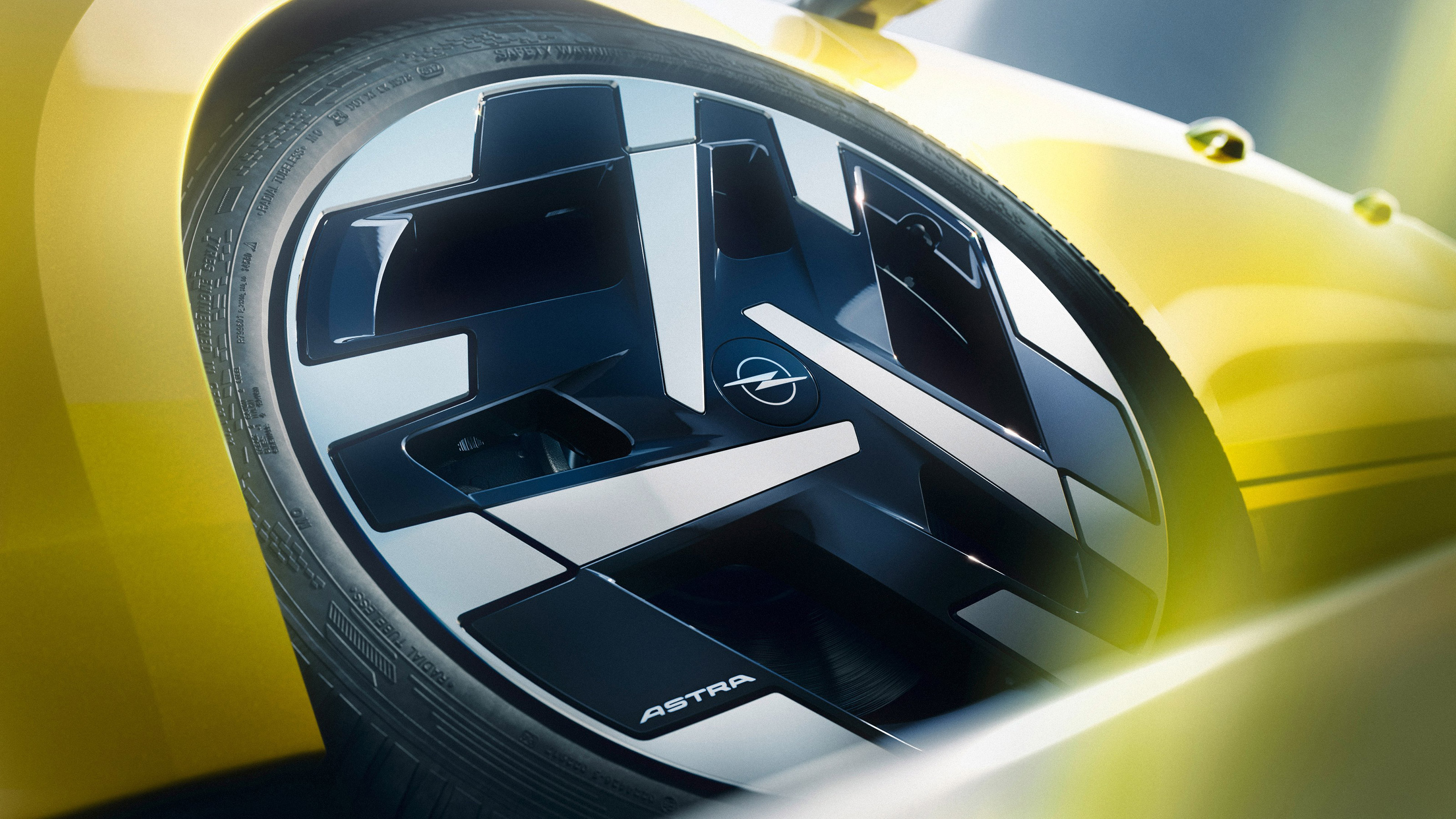 Vauxhall Astra facelift teaser - wheel