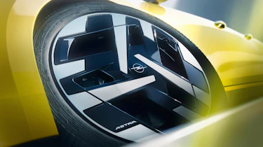 Vauxhall Astra facelift teaser - wheel