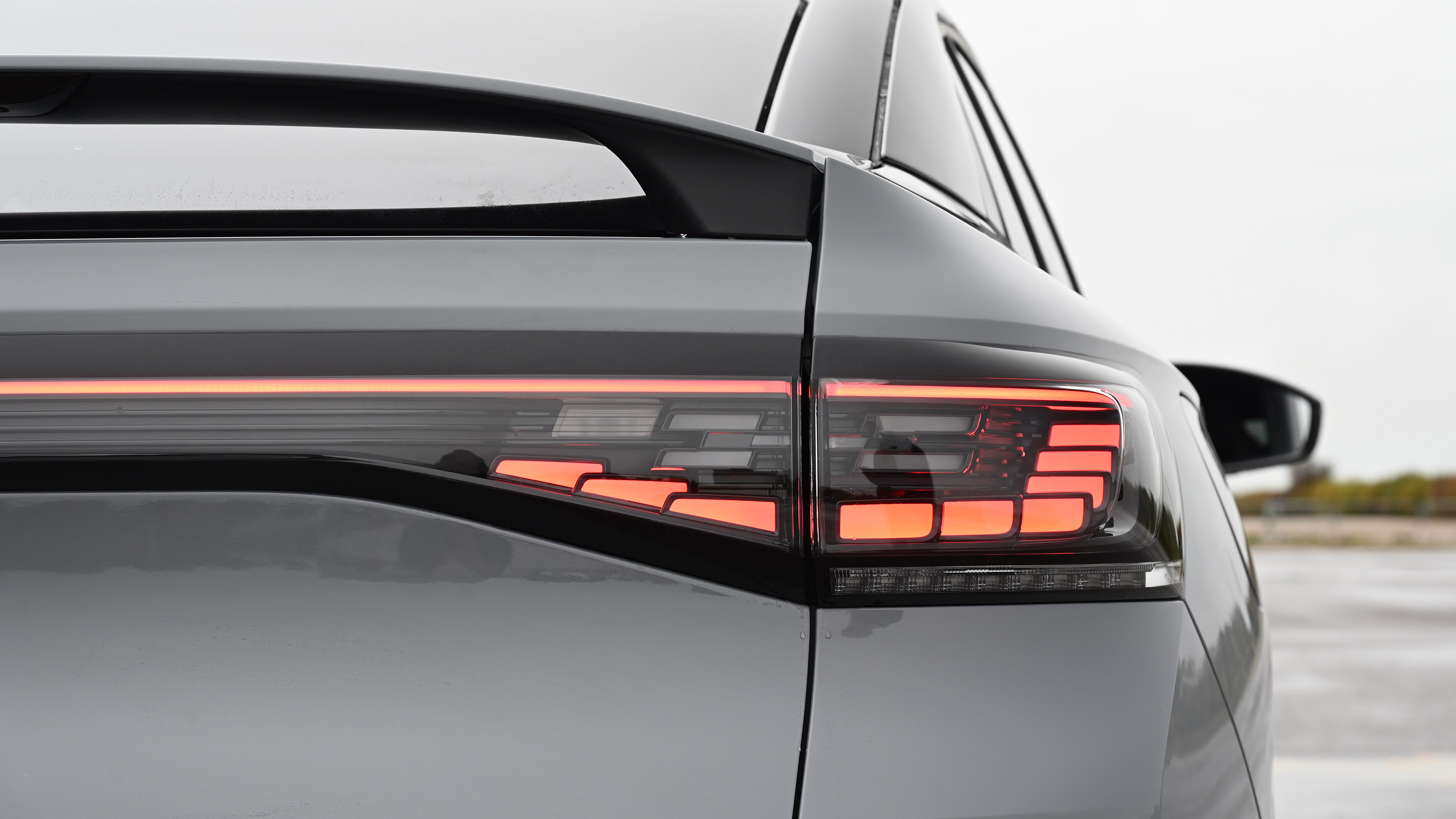 Volkswagen ID.5 Pro Black Edition - rear light