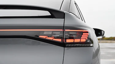 Volkswagen ID.5 Pro Black Edition - rear light