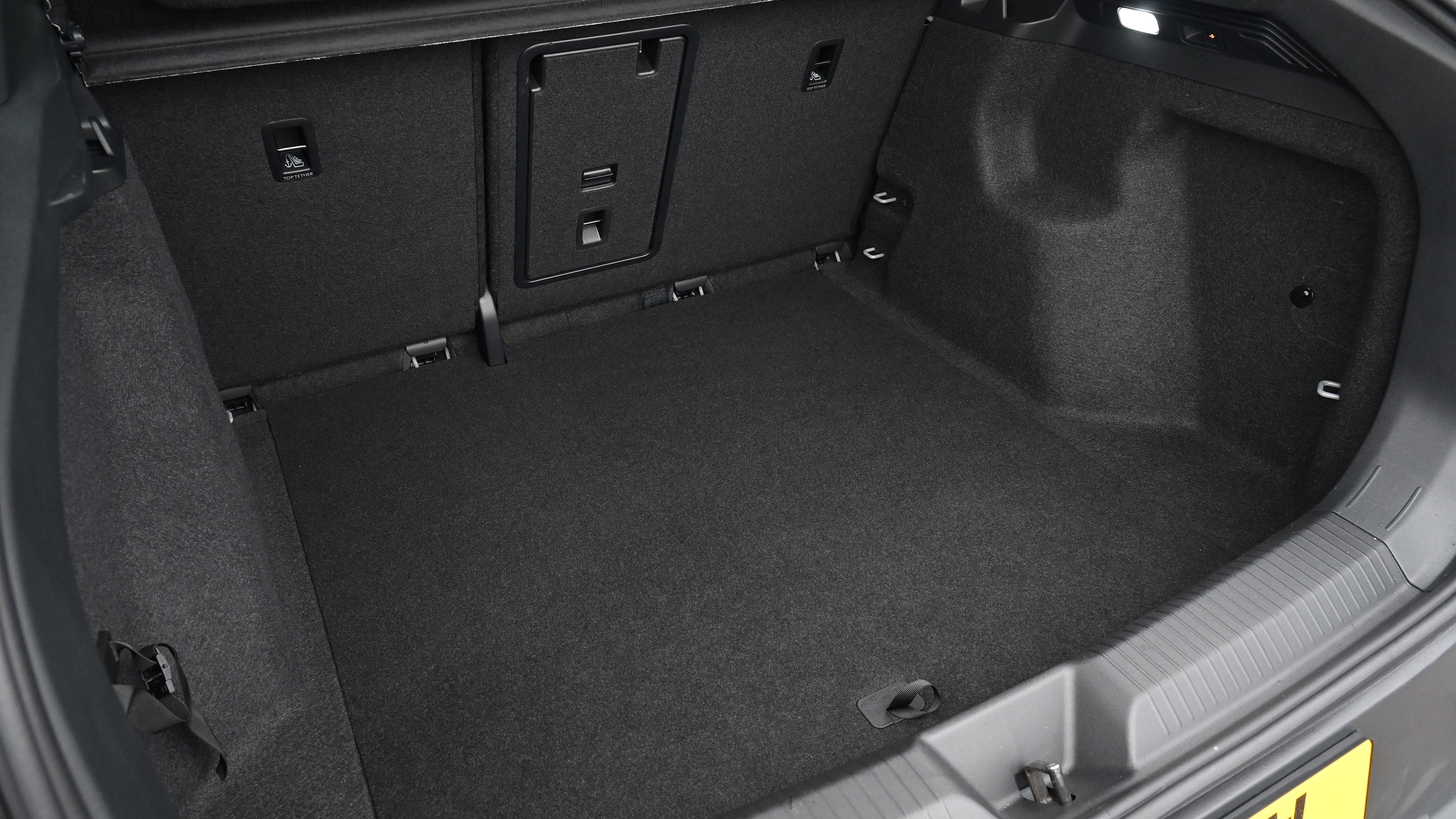 Volkswagen ID.5 Pro Black Edition - boot