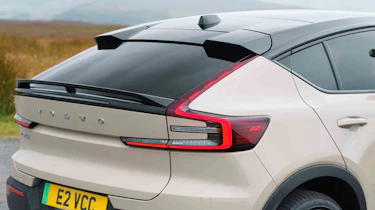 Volvo EC40 - spoiler