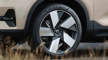 Volvo EC40 - wheel