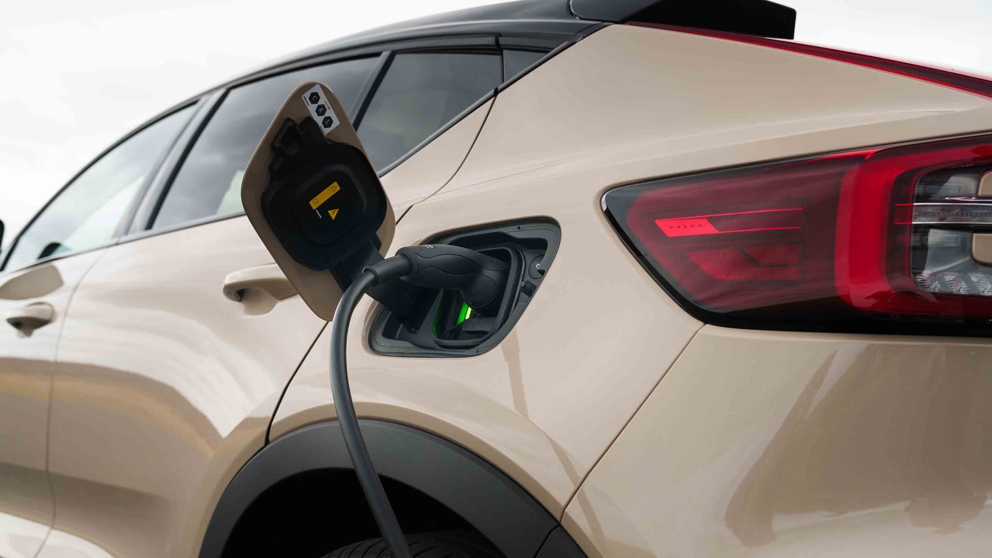 Volvo EC40 - charging