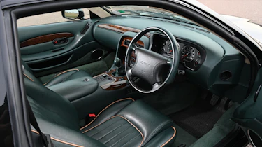 Aston Martin DB7 - interior