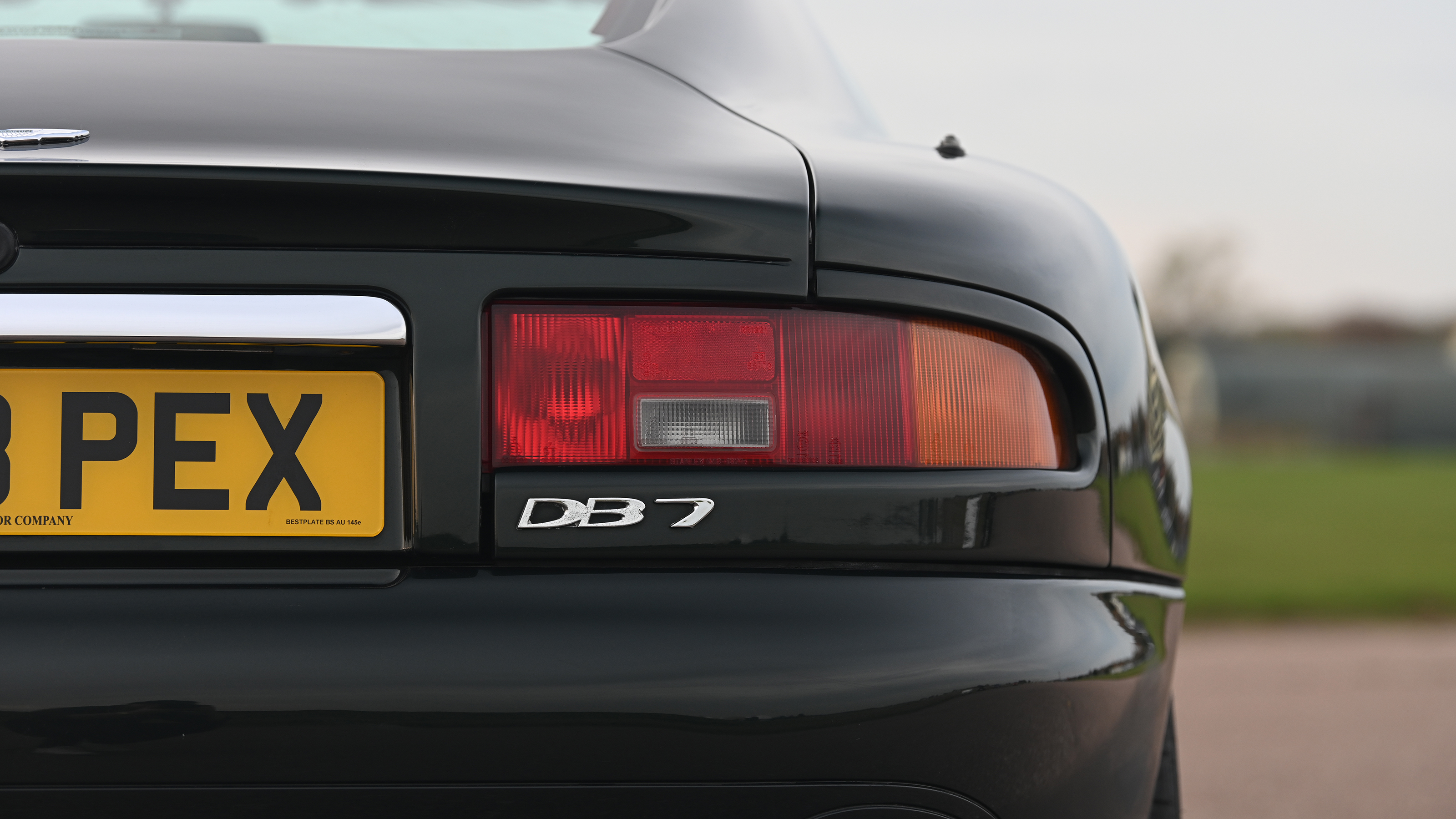 Aston Martin DB7 - rear light 