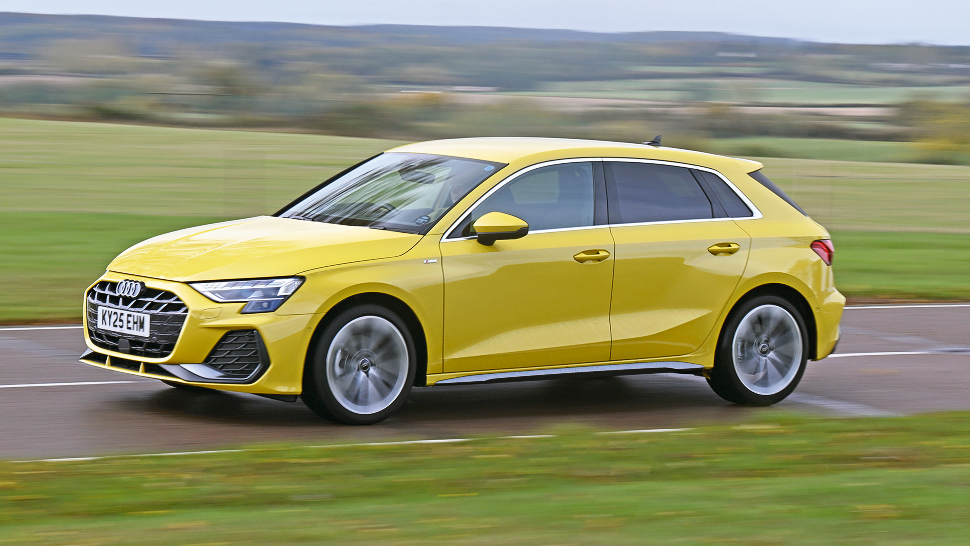 Audi A3 Sportback 35 TFSI - dynamic front angled