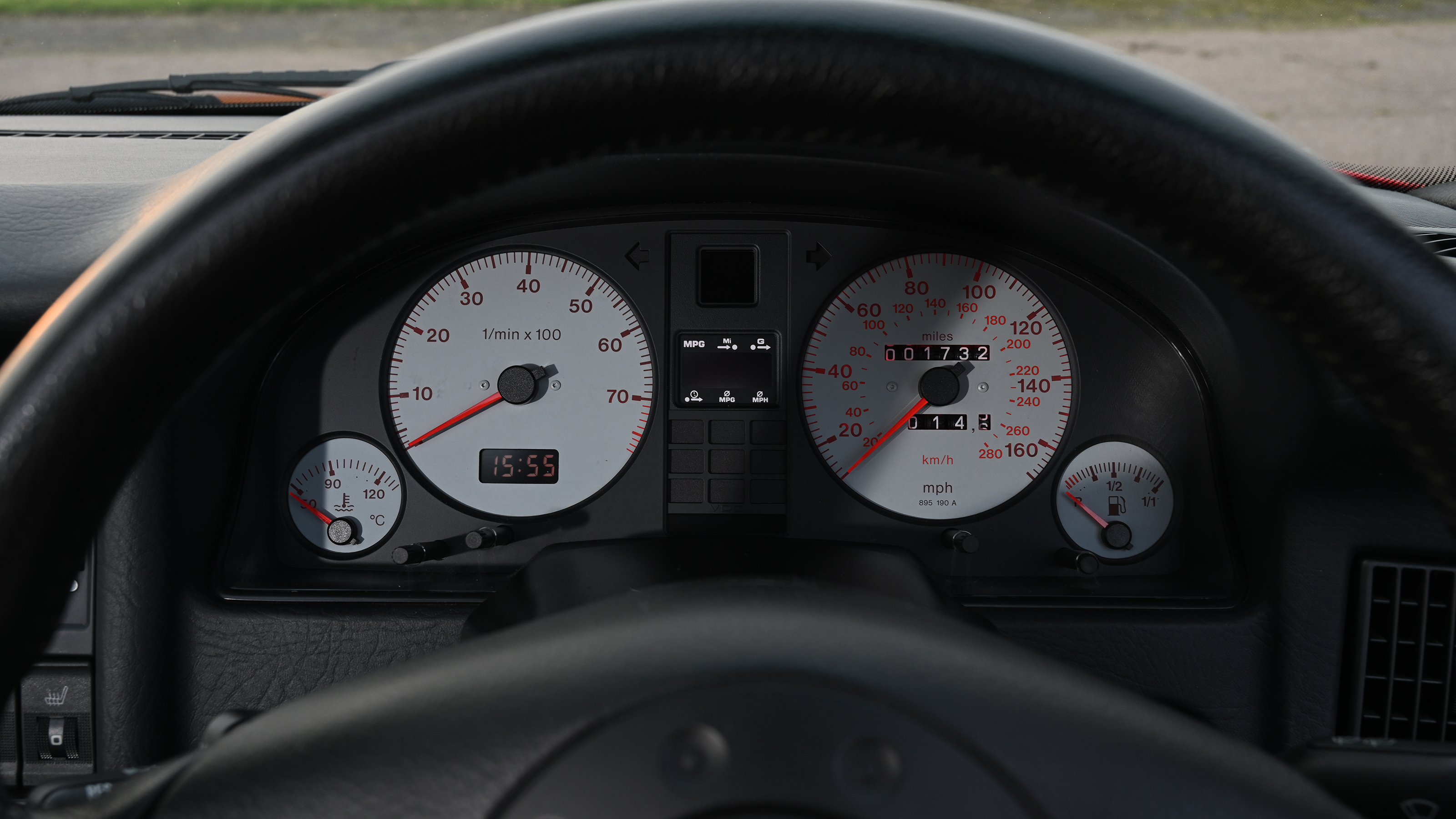 Audi S2 Coupe - dials 
