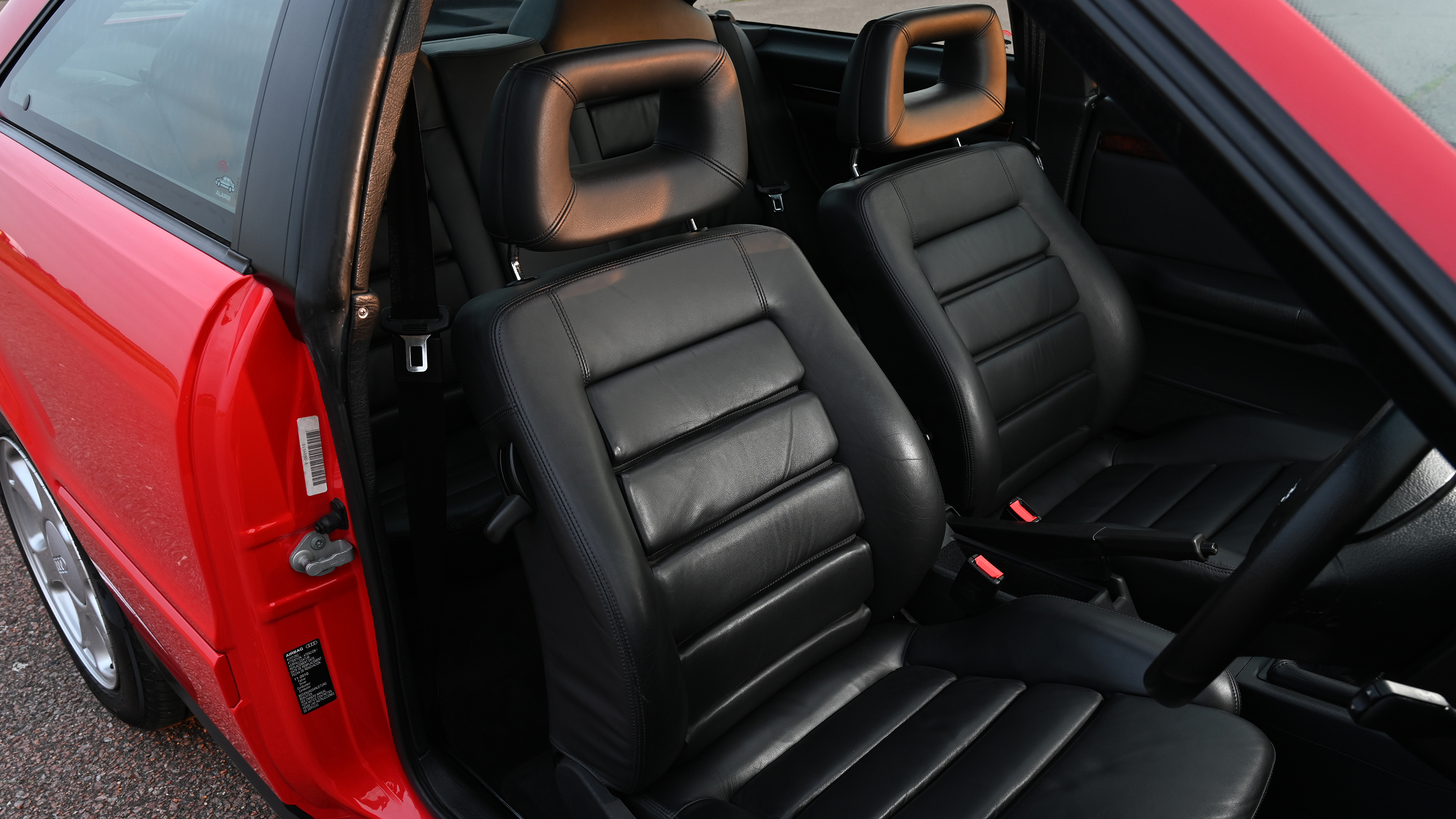Audi S2 Coupe - front interior 