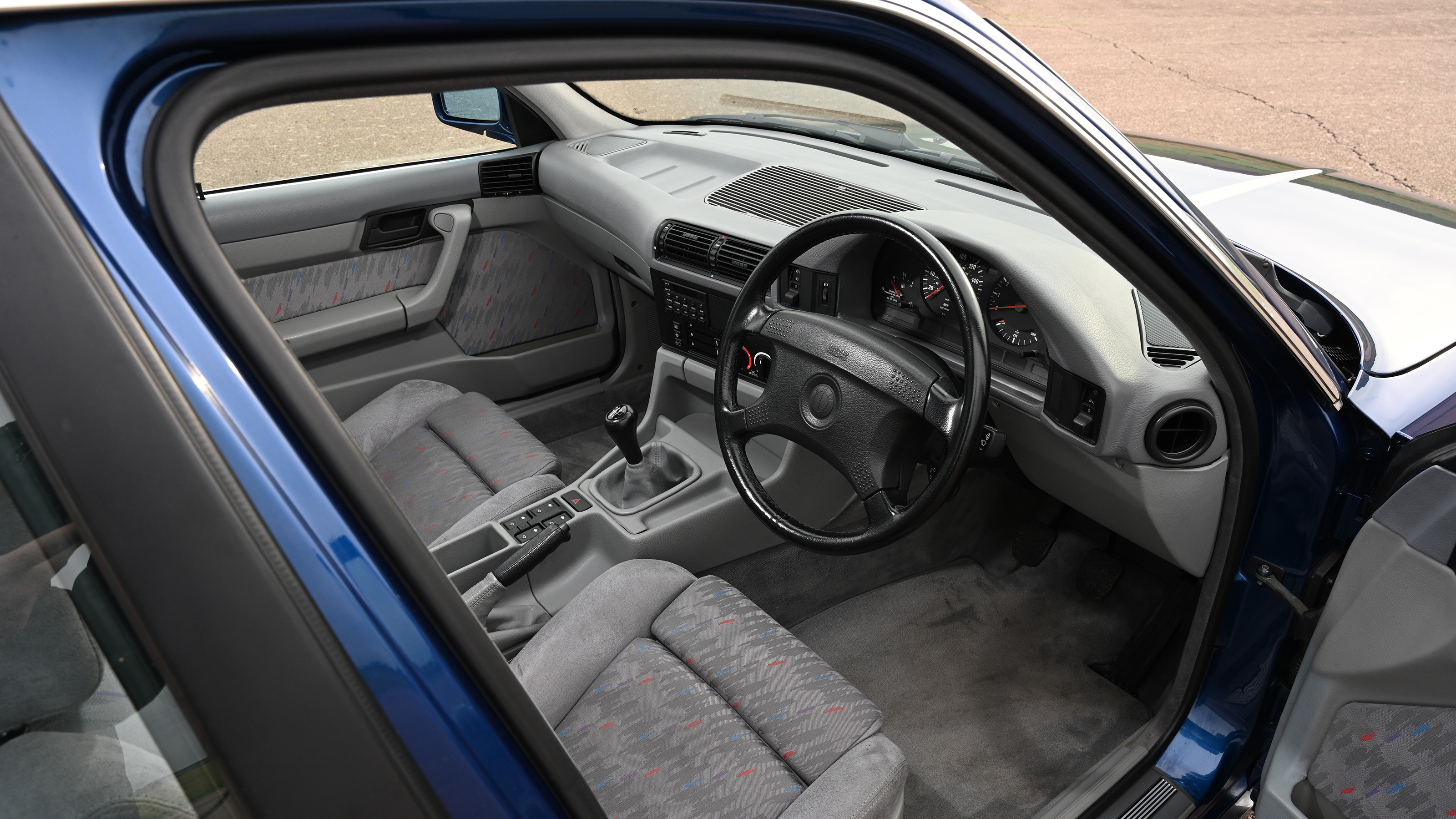 BMW M5 - interior 