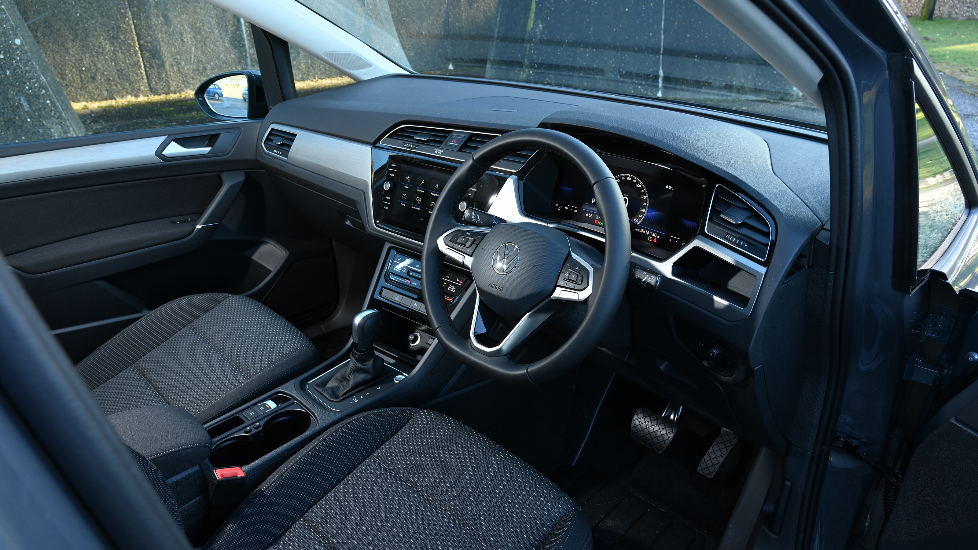 Volkswagen Touran - interior