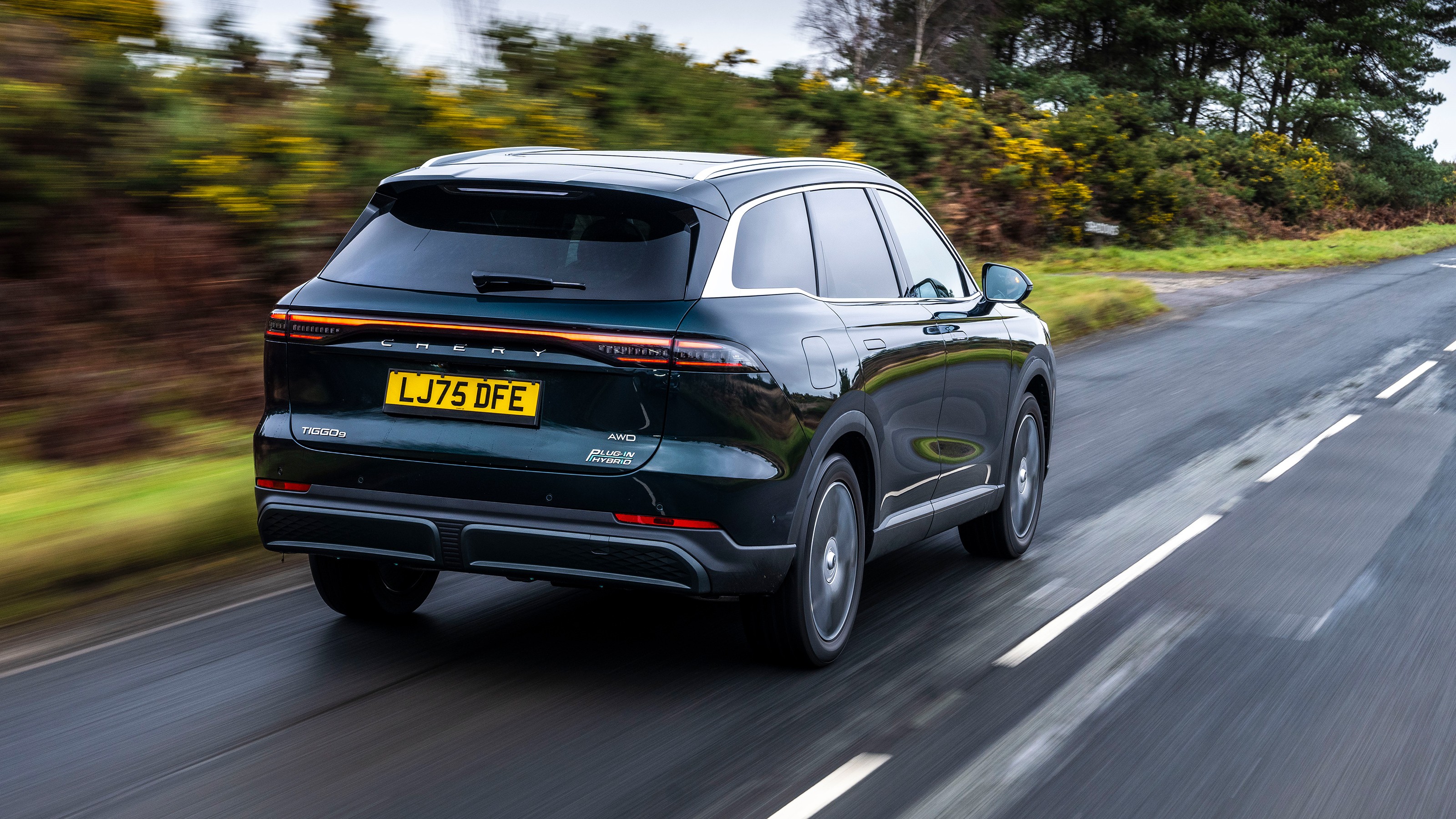 New Chery Tiggo 9 2025 UK review - rear tracking