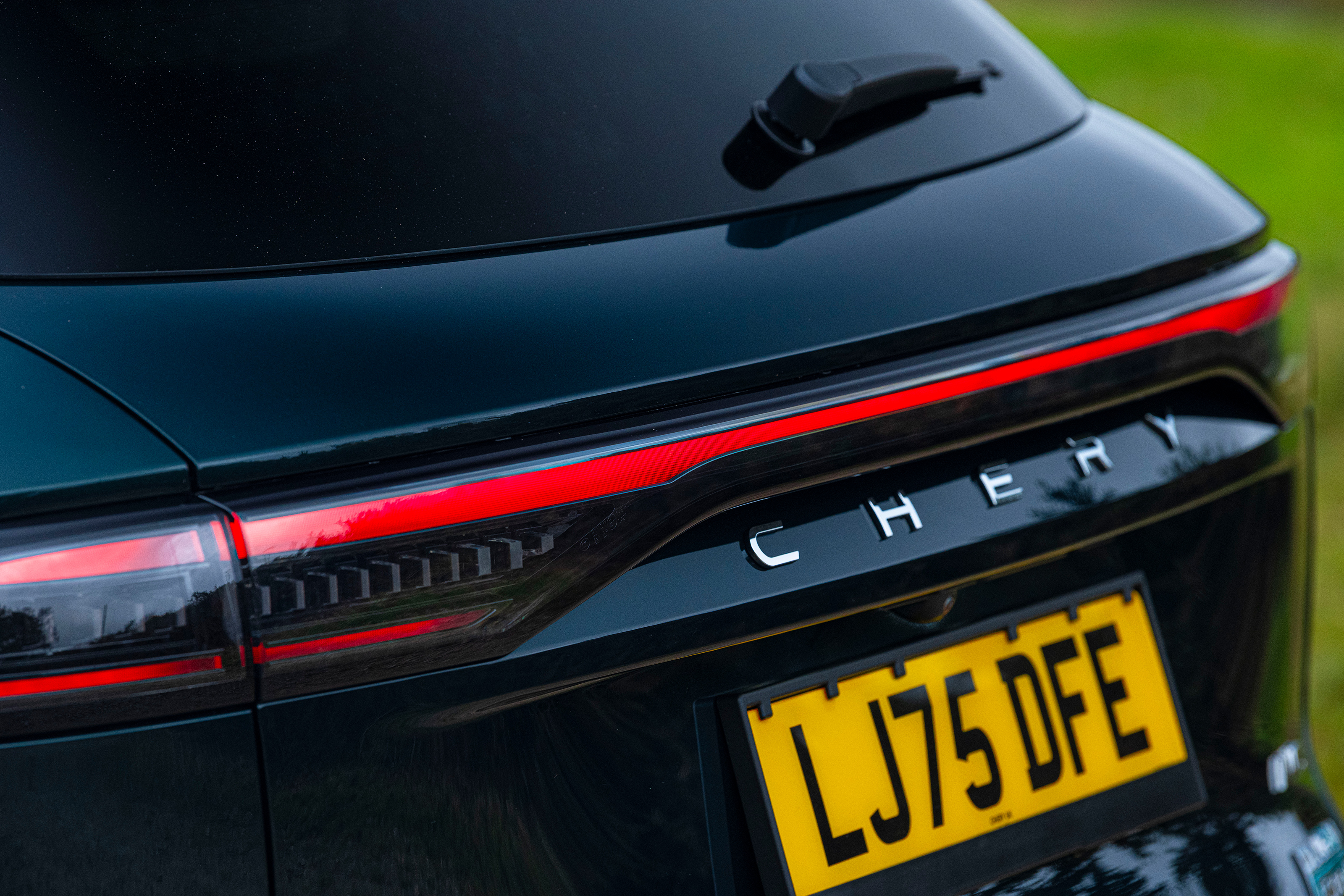 New Chery Tiggo 9 2025 UK review light bar