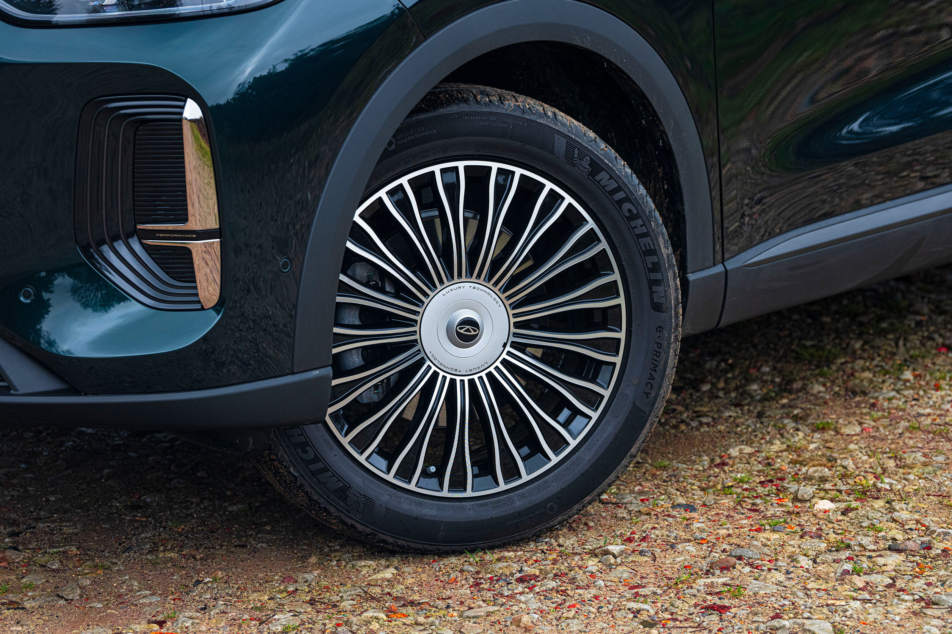 New Chery Tiggo 9 2025 UK review  - wheel