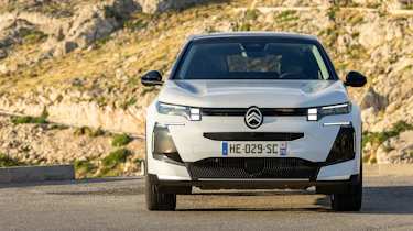 Citroen C5 Aircross You Hybrid 145 - full front static