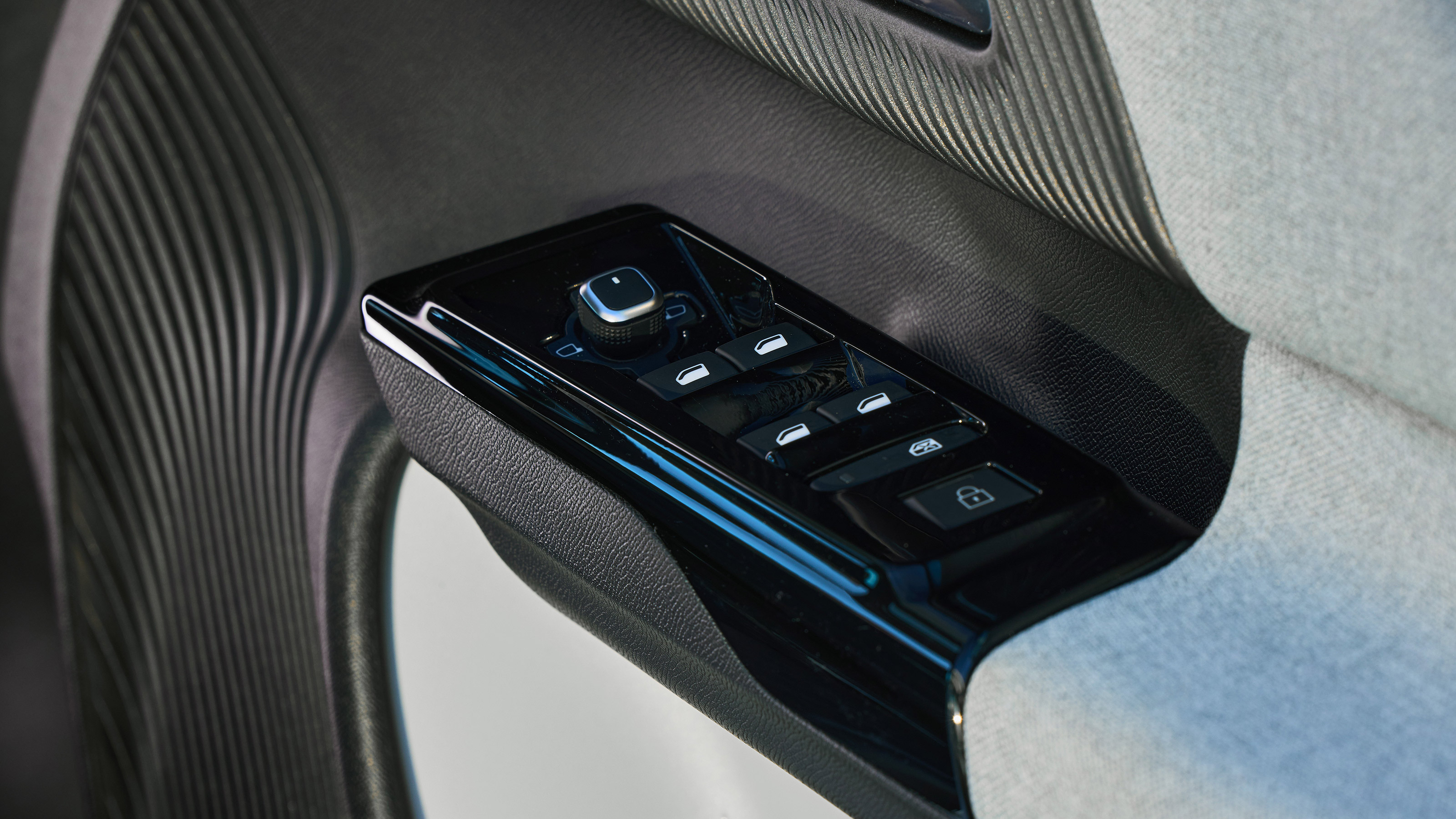 Citroen C5 Aircross You Hybrid 145 - window controls