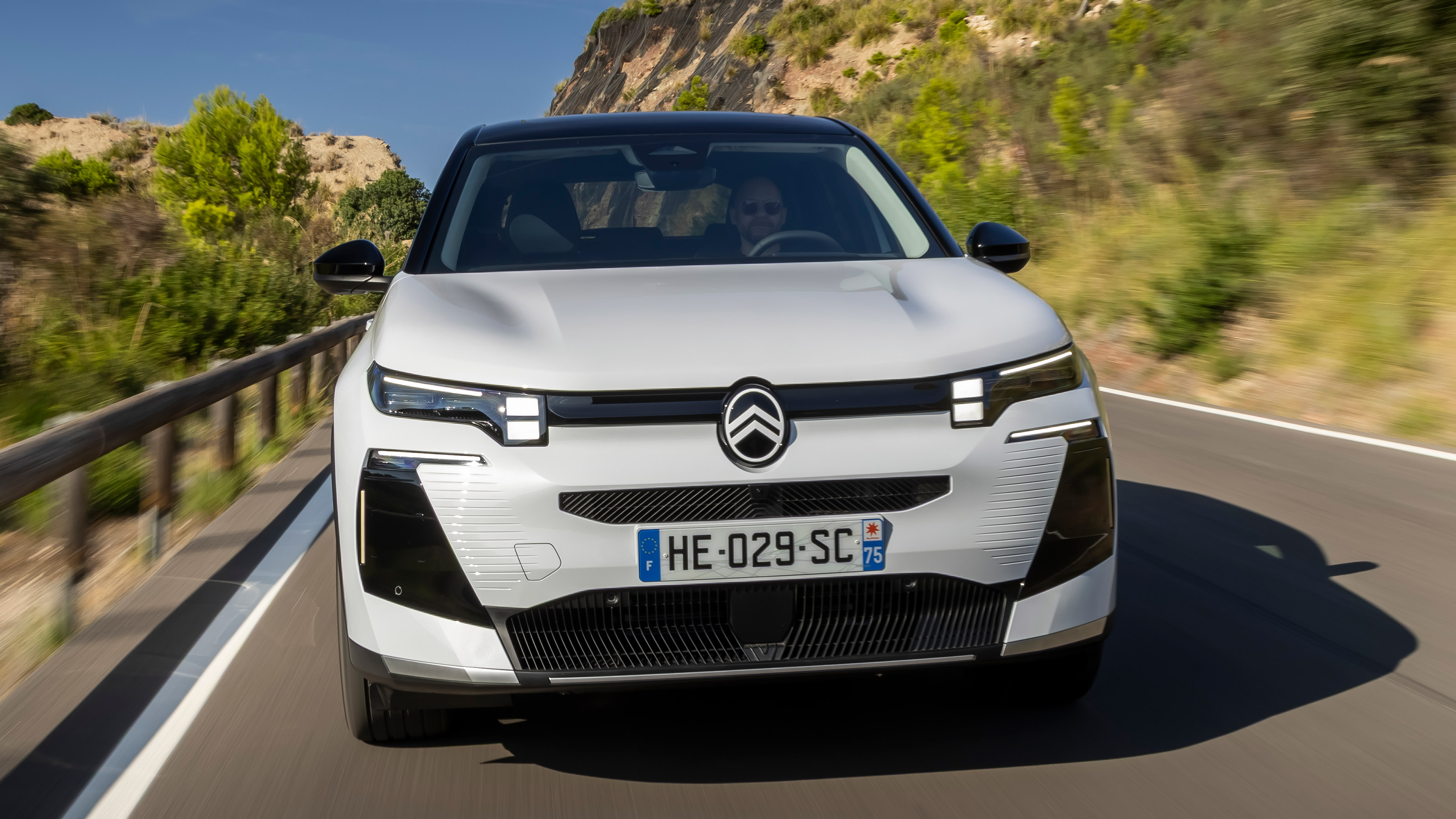 Citroen C5 Aircross You Hybrid 145 - full front