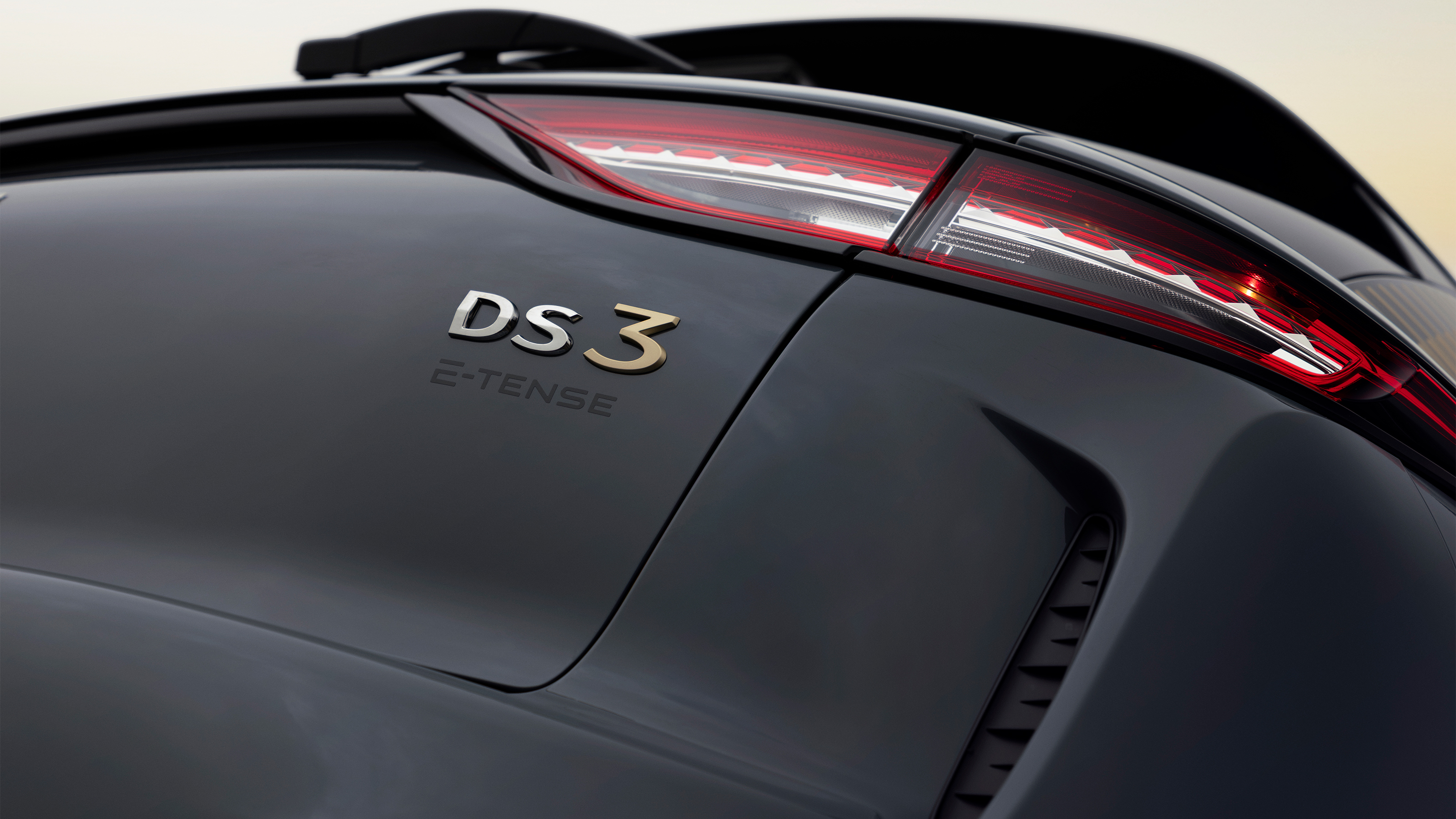 DS 3 Performance line - rear light and badging