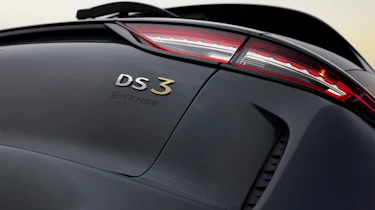 DS 3 Performance line - rear light and badging