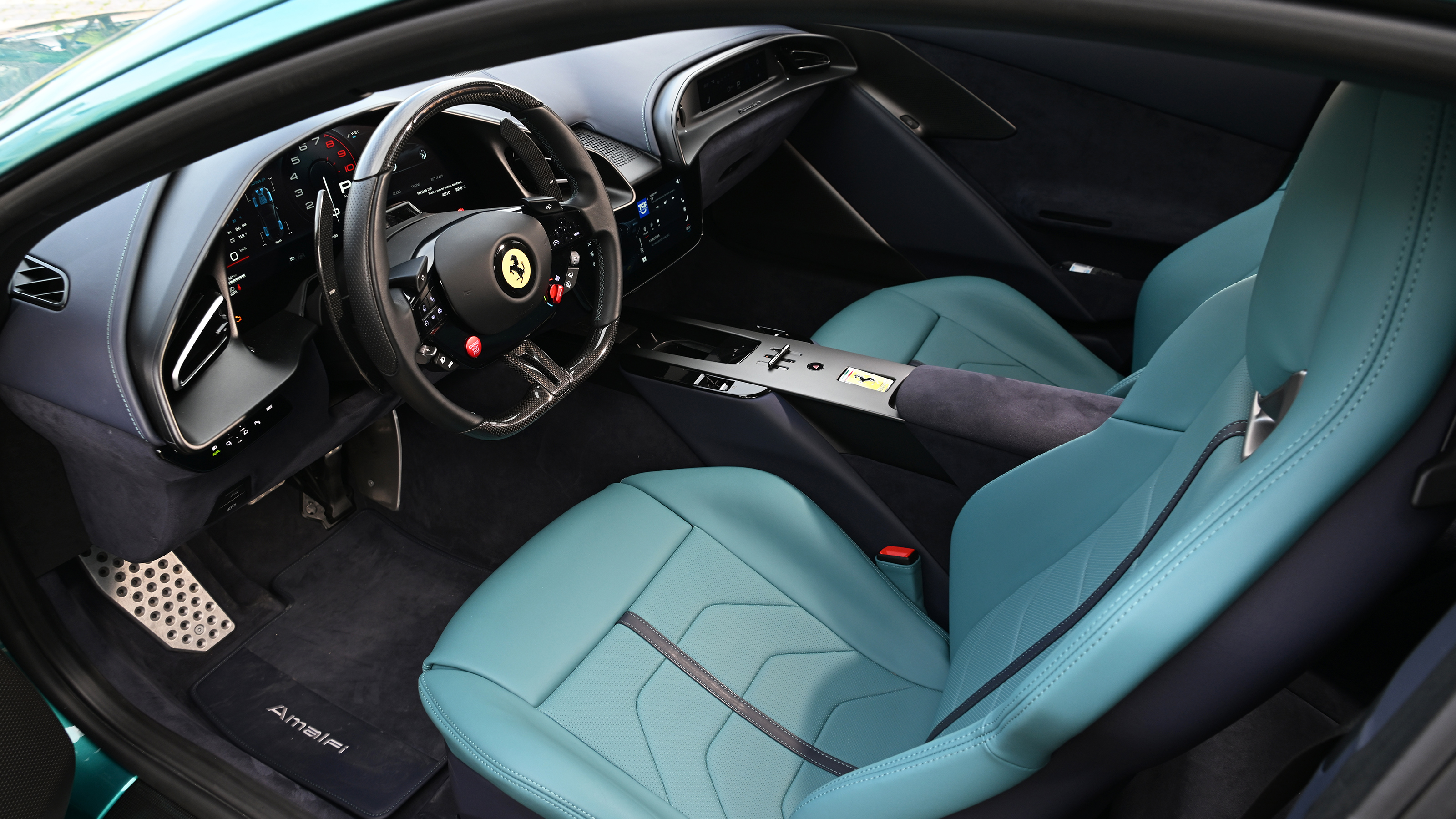 Ferrari Amalfi - interior