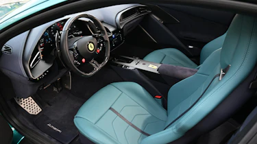 Ferrari Amalfi - interior