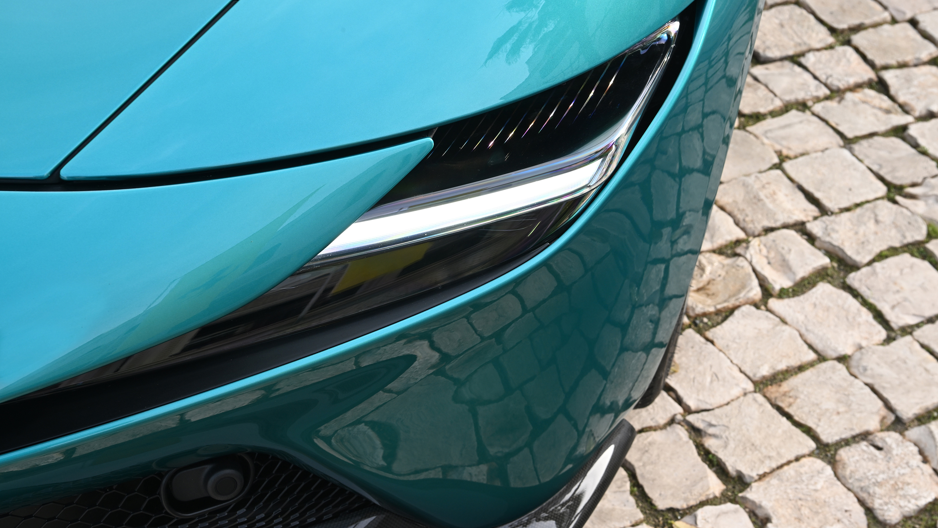 Ferrari Amalfi - headlight