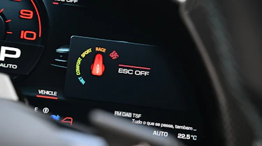 Ferrari Amalfi - drive mode display