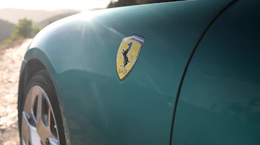 Ferrari Amalfi - wing badge