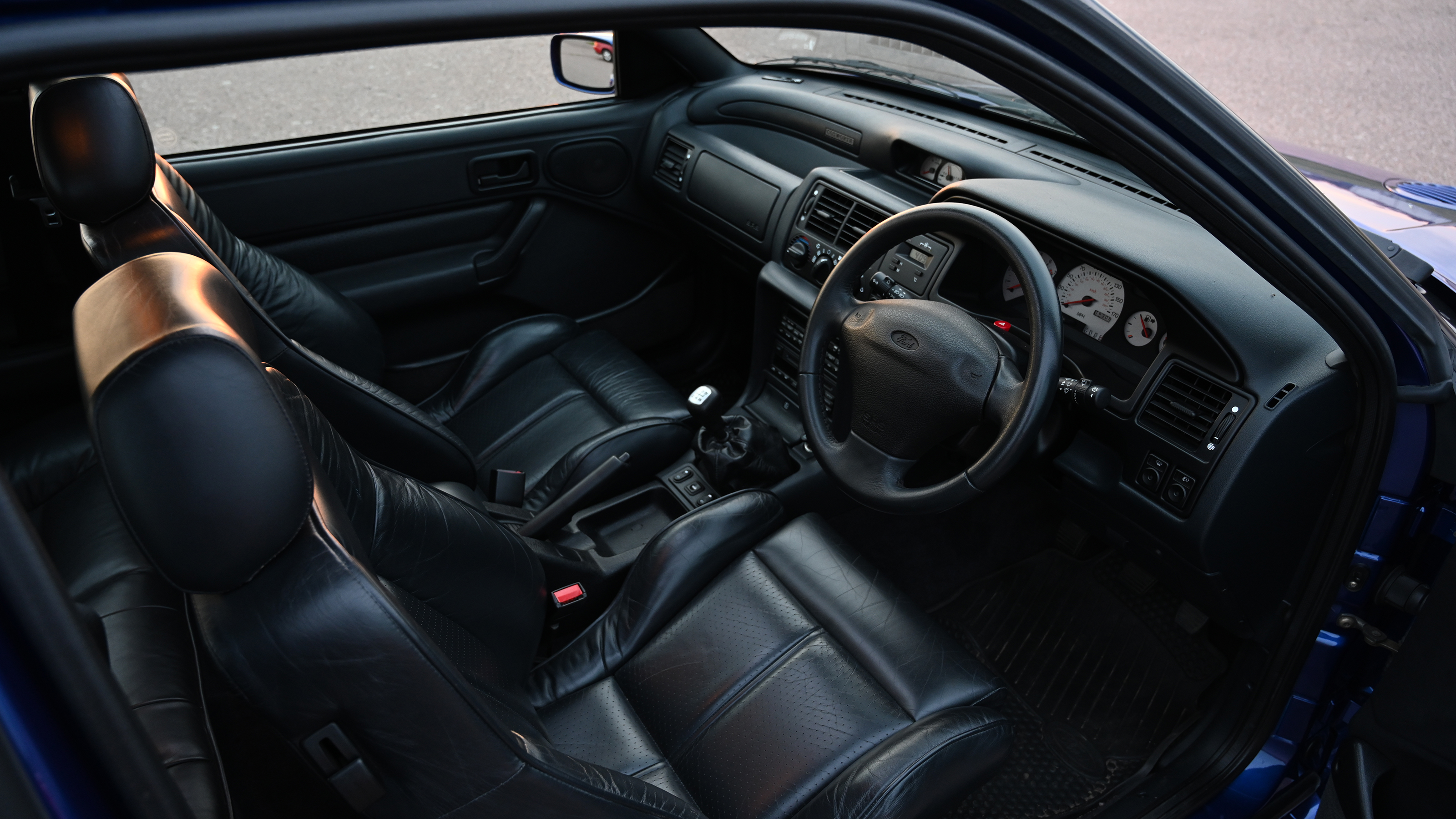 Ford Escort Cosworth RS - interior 