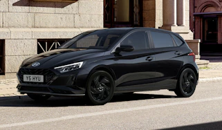 Hyundai i20 Phantom Black Pearl Blackline