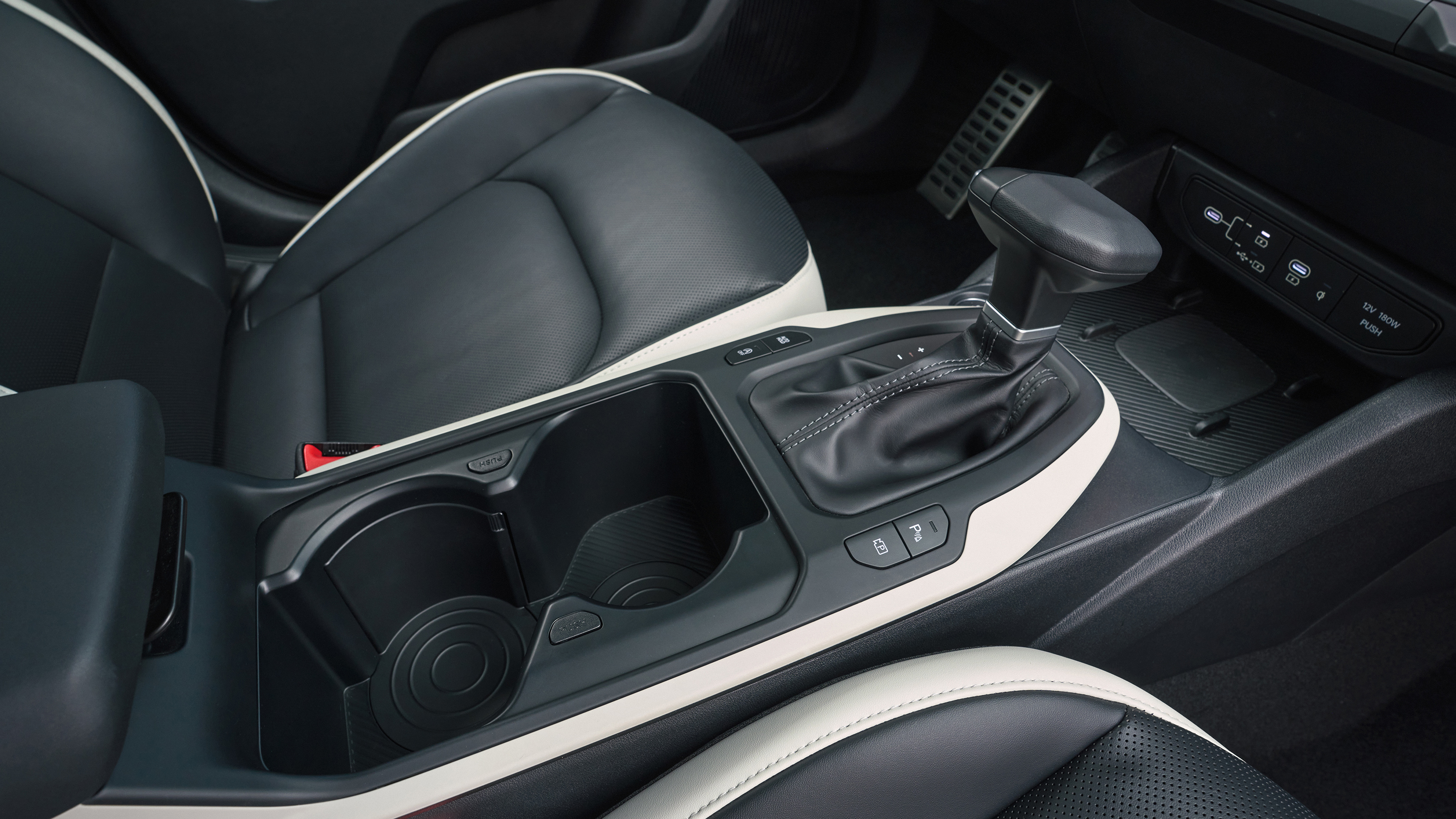 Kia K4 2025  - shifter