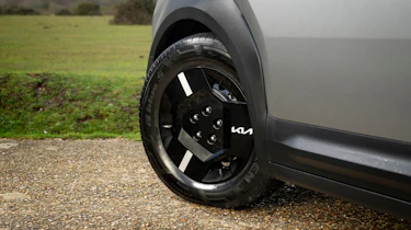 Kia PV5 Cargo - wheel