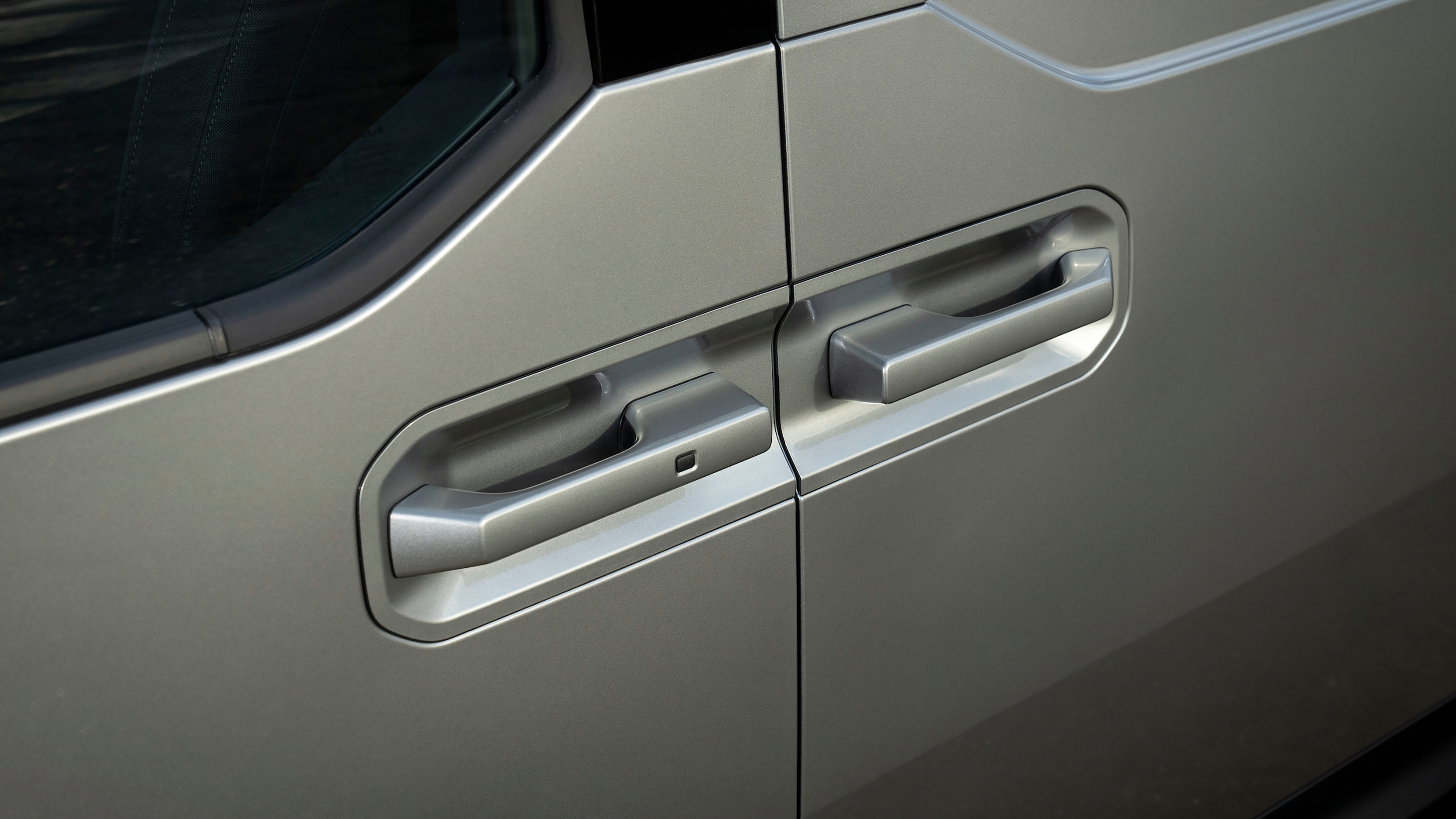 Kia PV5 Cargo - exterior door handles