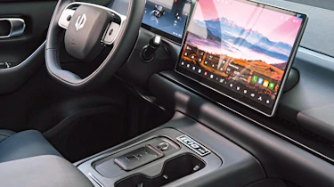 Leapmotor i C10 Irmscher - infotainment screen and centre console