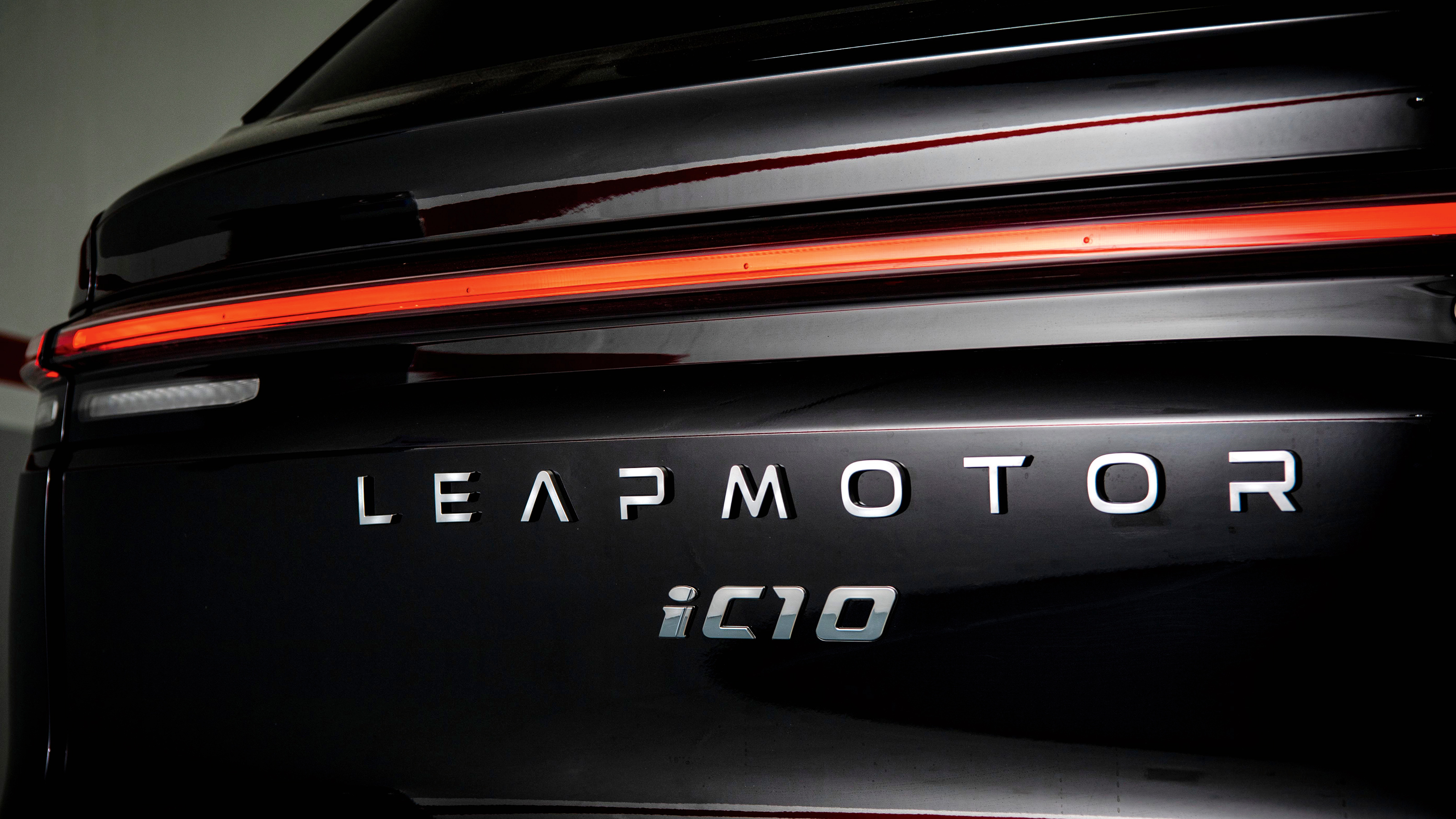Leapmotor i C10 Irmscher - tailgate badging
