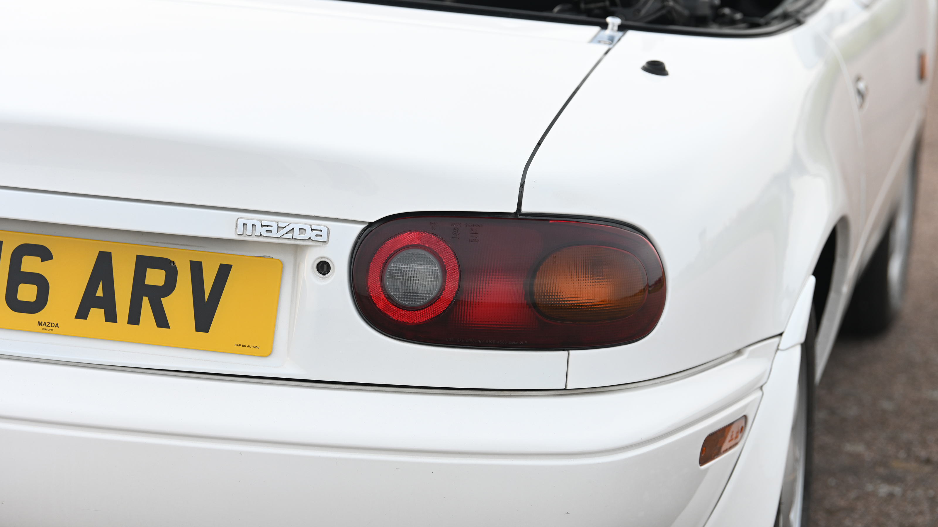 Mazda MX-5 NA - rear 