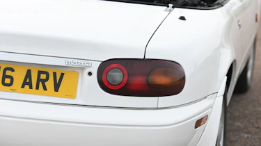 Mazda MX-5 NA - rear