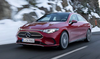 Mercedes CLA 220 Hybrid - front