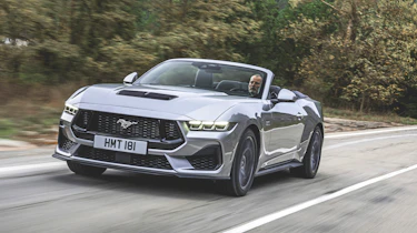 Ford Mustang Convertible - front tracking